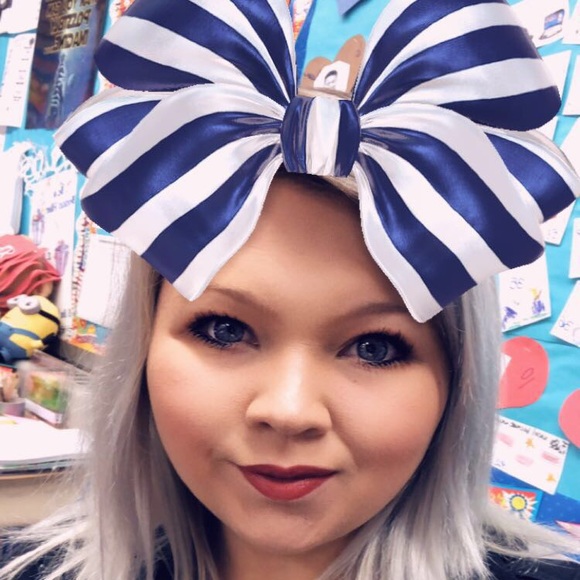 Meet your Posher, Courtney - Picture 3 of 3